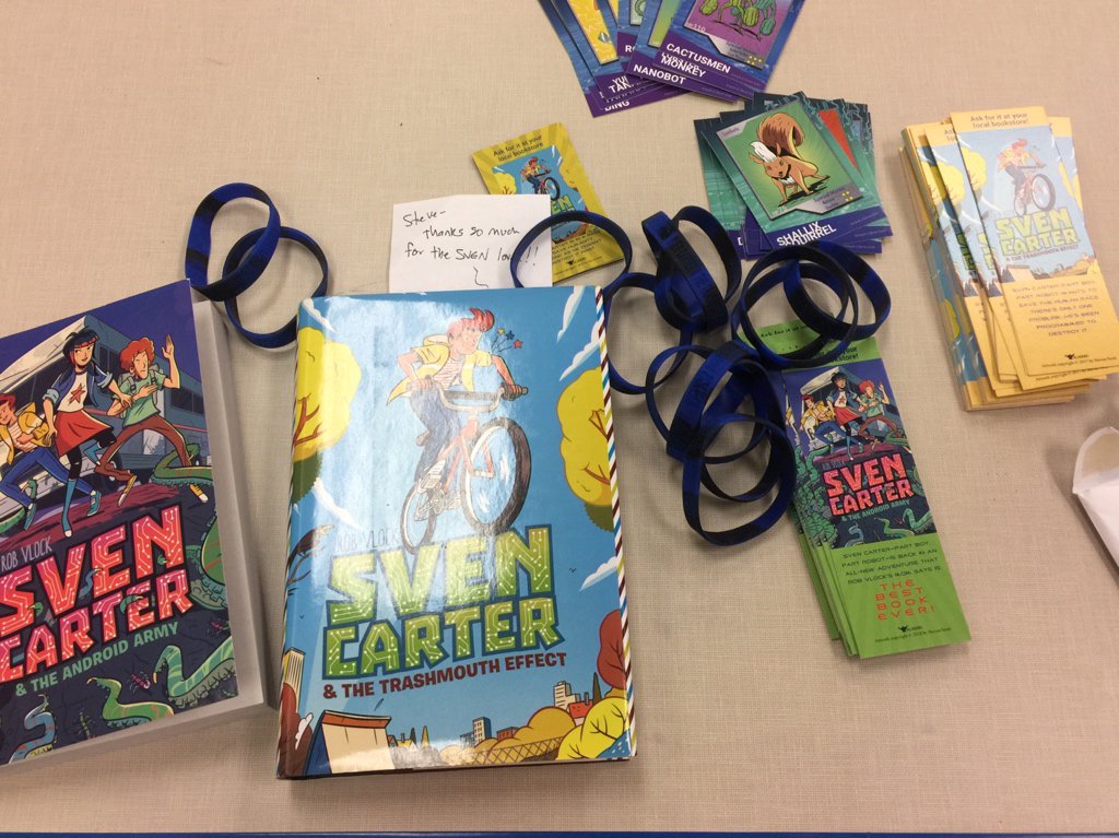 mr_brim's tweet image. Got my #AndroidArmy stuff!  Thanks @robvlock !