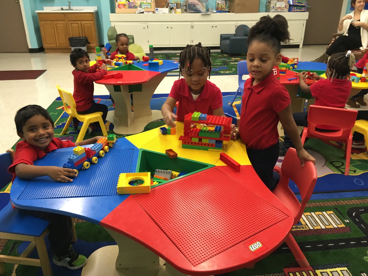 PrekMagnet's tweet photo. Young engineering minds at work this morning!! #stemlearning #startearly @hartfordsuper @VConner13 https://t.co/CnmtsFOQQY