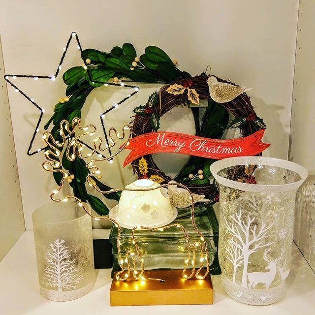 TheStoreSax's tweet photo. It’s beginning to feel a bit like Christmas is coming….isnt it??? With only a few weeks to go, just forget about Brexit, embrace the unseasonal weather and get festive.#suffolkchristmas #supportindependentshops #christmasshoppingmadeeasy🎁 https://t.co/SQhI1XRPZk