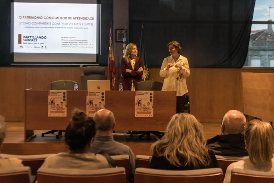 PaulaCabaleiro's tweet photo. ❣️O pasado xoves impartía esta conferencia no meu concello natal, @ConcelloCangas, no marco do programa "Partillando Saberes" da @asocpedagoxica en colaboración coa @depo_es ! Este xoves 22 ás 20.00h será no #ConcelloDeBarro @OMIXBARRO Vindes? Non fai falla inscrición! https://t.co/khM21CNlvR