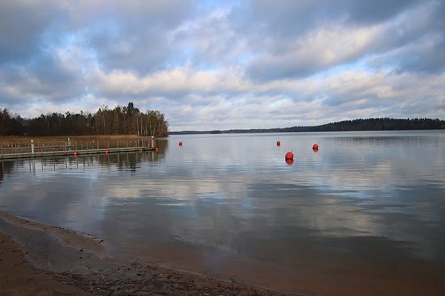 ellitoney's tweet photo. Lake Bodom 🤘
°
°
°
#childrenofbodom #lakebodom #lake #cloudy #reflection #reflections https://t.co/jnOtTgFWqJ https://t.co/6a4BgMwXP6