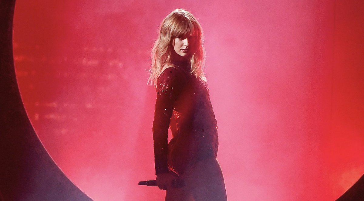 RollingStone's tweet image. Taylor Swift ends months of speculation and signs new label deal with Republic Records and Universal, her first new home in 13 years rol.st/2DMLNCT