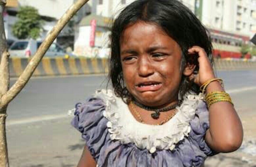 мусульманка плачет. маленький цыган. цыганка поет. племя хунза. плачущие арабы.