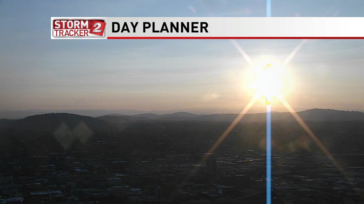 rshelbyTV's tweet photo. Gorgeous sunrise! And no major fog patches in the north valleys this morning. Prepare for colder temperatures on your morning commute- most of the area is around 32 degrees or lower. #winterlike
#LiveOnK2 https://t.co/AU626yULbs