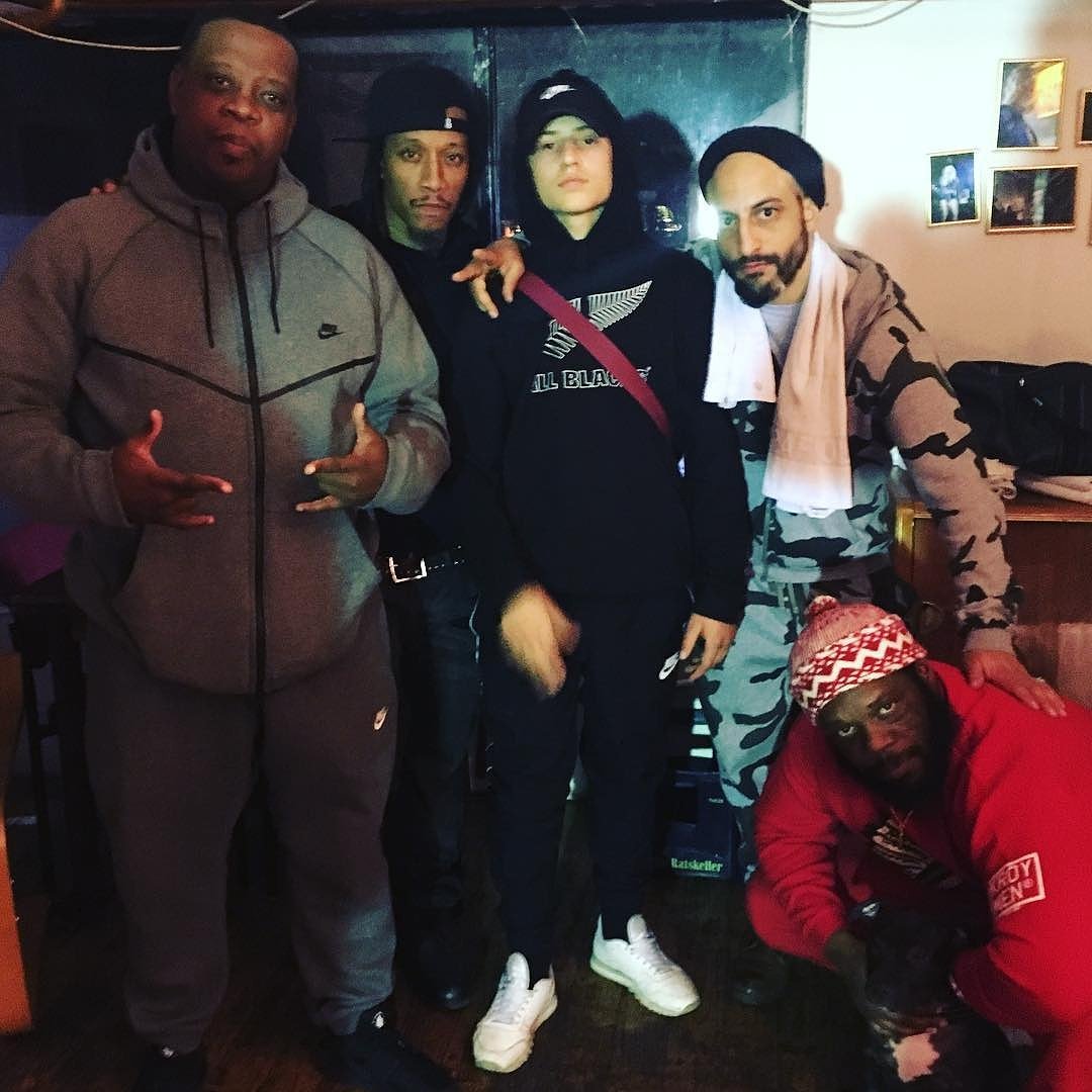 Smifnwessun's tweet photo. #wordsby @generalsteele

Salute the squad @ILLAGHEE2K celebrated his #Bornday sharing the stage wit #smifnwessun for an #epicnight in #HanoverGermany Salute the bros. Young Sharif x Big Maz #fatherandson #realwrekonizereal #realrecognizesreal #smifnwessunchampionsoundtour2018 https://t.co/yNPDv1r9h9