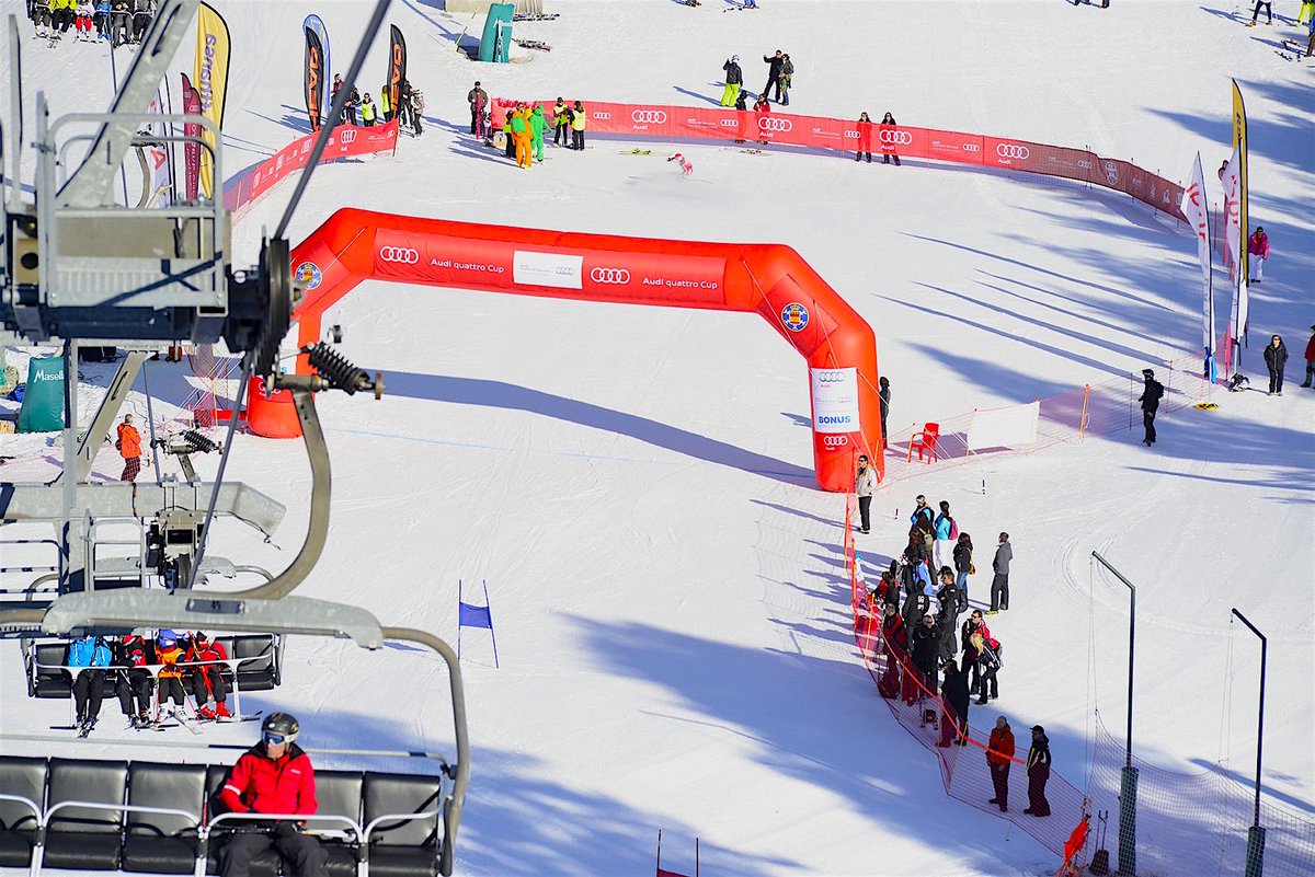 Gonfle_R's tweet photo. Pour les animations de vos stations de ski m, pensez aux gonflables sportifs et événementiels afin de communiquer! #gonflable #ski #snow #arche #course #running #airbag #inflatable #replique #Evenement #event #roadshow #tournee #communication #promotion https://t.co/tZ4TTfqz0O