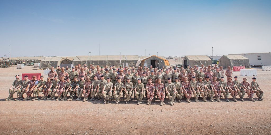 R2E Hospital and Omani AF Medical staff during mutual training opportunities whilst on Ex Saif Sereea. #SAIFSAREEA3 #TEAMWORK #UKANDOMAN #DEFENCEMEDICALSERVICES