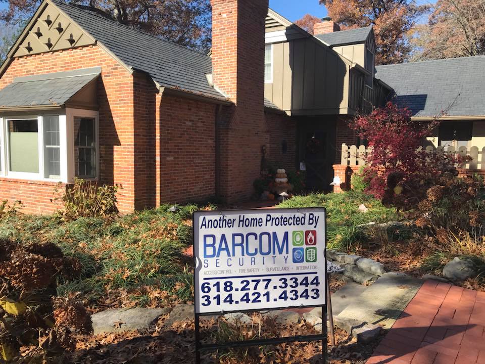 Barcom_Security's tweet photo. As the sun rises on a beautiful fall #Monday, we are ready to protect #homes and #businesses around #SouthernIllinois, #CentralIllinois, and #Missouri!
#BarcomSecurity #securitysystems https://t.co/w9G7PiYDsG