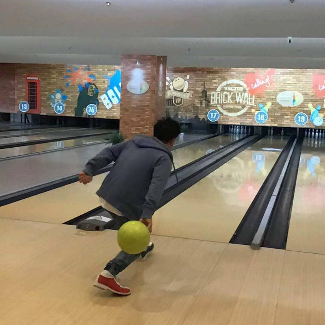stephan_cj's tweet photo. My first time bowling https://t.co/LqnE1nRFxL
