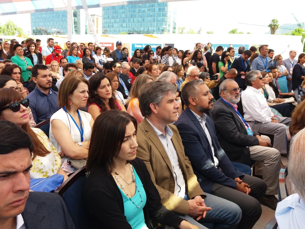 SeremiEconomiaV's tweet photo. Seremi @JavierPuiggros acompañó a municipios y empresarios turísticos que representaron a Región de #Valparaíso durante 3 días en Feria #VYVA2018, relevando principales atractivos y destinos a través de información, desfiles de moda, degustaciones y concursos #ChileLoHacemosTodos https://t.co/qgwSZlag7a