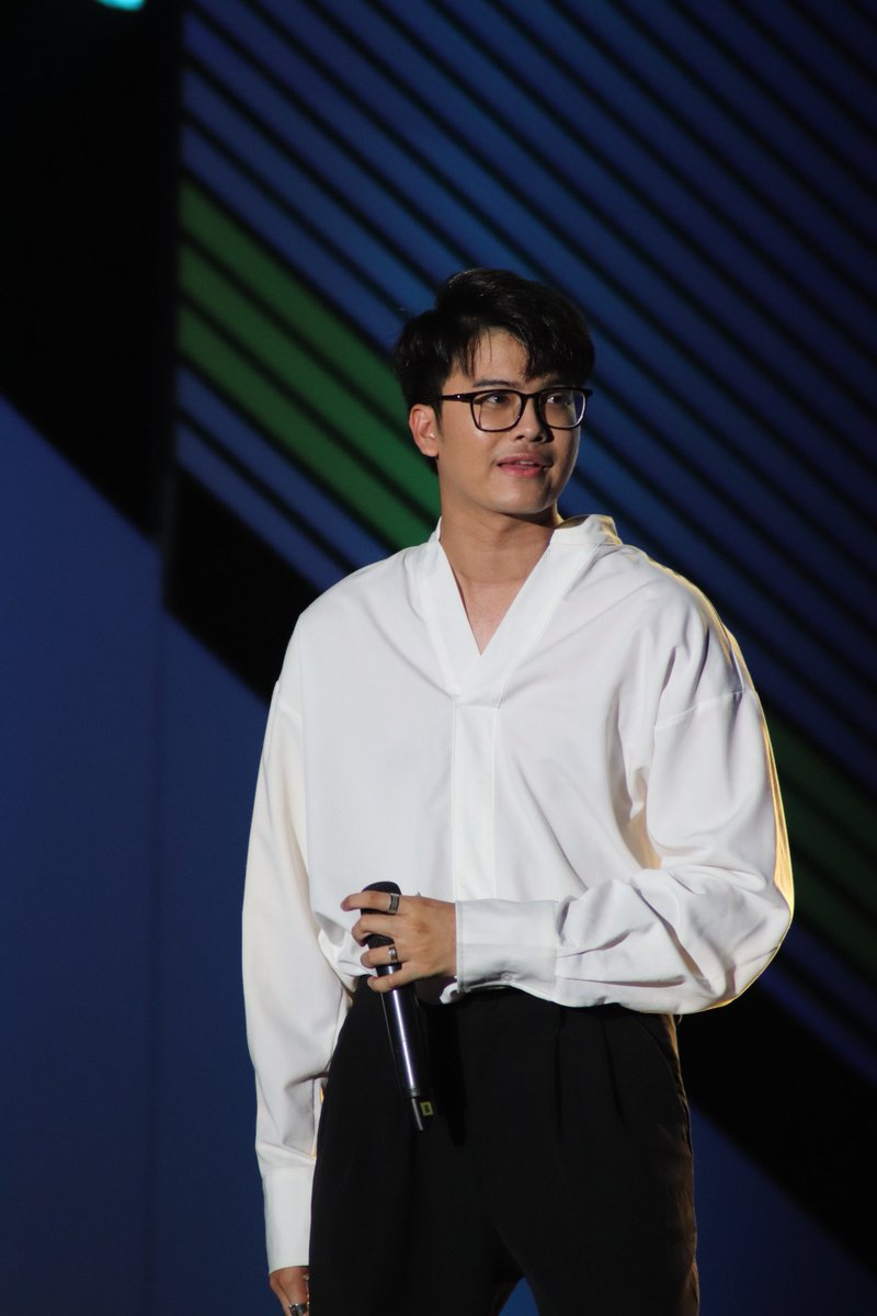 ple__simple's tweet image. นับถอยหลังอีก5วันจะถึงวันคอนแล้วคร้าบ....✌✌💙💕 #IAMNONTTANONT #THEFIRSTCONCERT
#IamNontTanontTheFirstConcert
#THTop100byJOOX #jooxthailand 
#nonttanont 
#nontfam
#ple_simple_gallely

Thailand Top 100 2018 by JOOX @ ShowDC 17.12.2018

Cr📸:ple__simple