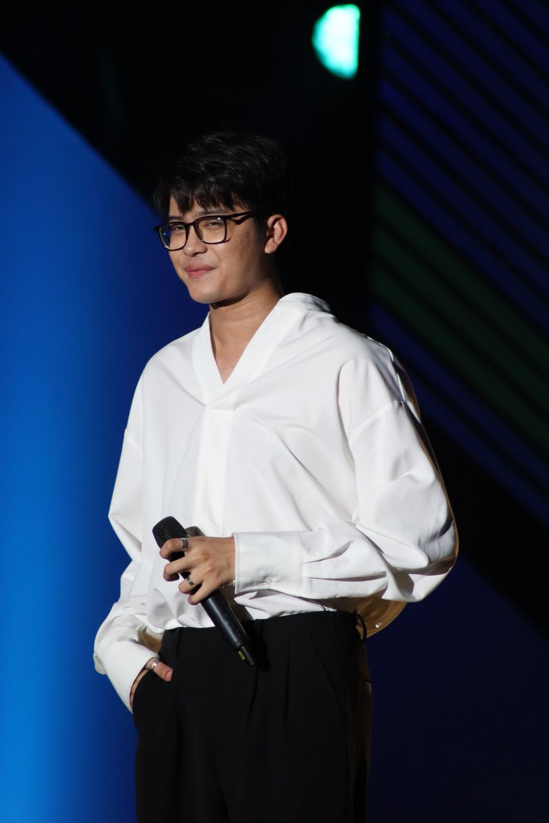 ple__simple's tweet image. นับถอยหลังอีก5วันจะถึงวันคอนแล้วคร้าบ....✌✌💙💕 #IAMNONTTANONT #THEFIRSTCONCERT
#IamNontTanontTheFirstConcert
#THTop100byJOOX #jooxthailand 
#nonttanont 
#nontfam
#ple_simple_gallely

Thailand Top 100 2018 by JOOX @ ShowDC 17.12.2018

Cr📸:ple__simple