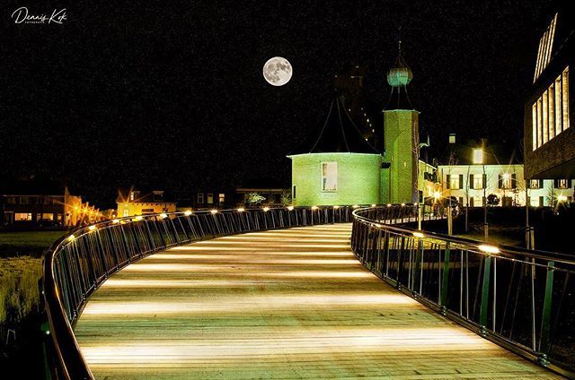 FotografieKok's tweet photo. “Castle” -----------------------------------
#castle #kasteel #architecture #nightphotography #netherlands #discovernetherlands #ignetherlands #moon #stars #horizon #coevorden #travel #traveldestination #travelgram #wanderlust #picoftheday #scenery #beau… https://t.co/sNrfLpxfaq https://t.co/sNkfgXLiw9