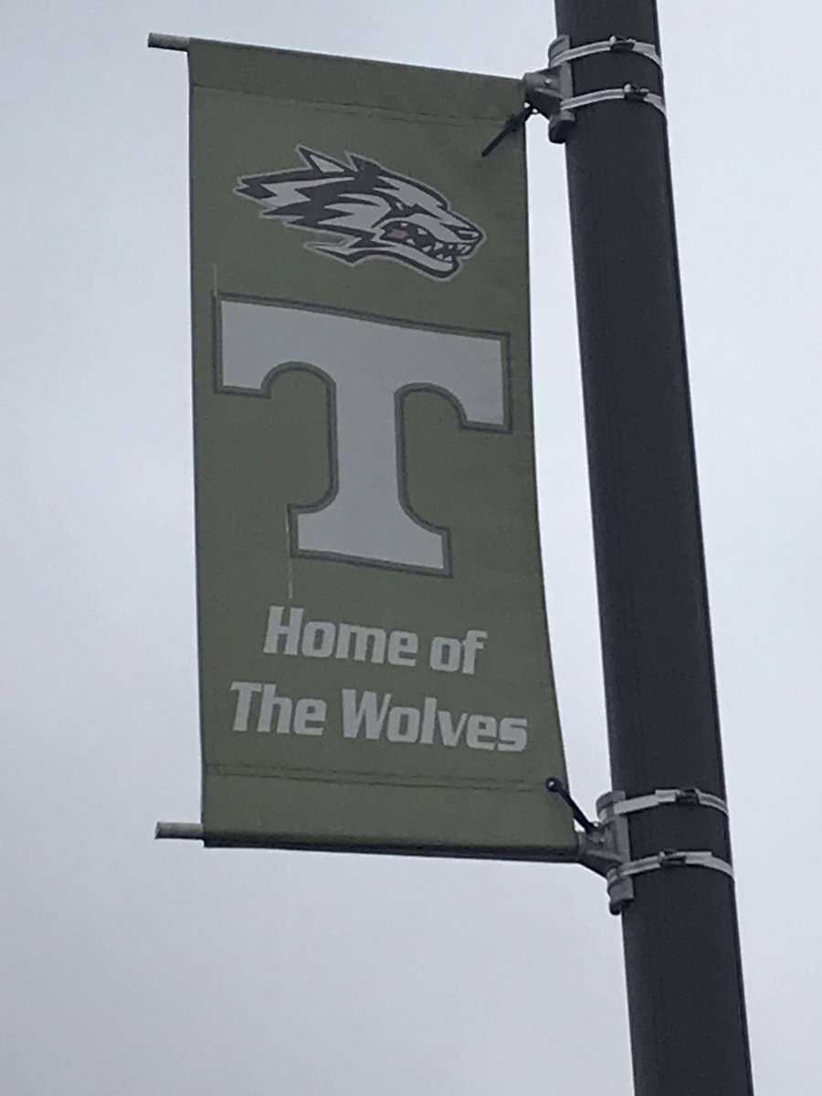 CoachOD54's tweet photo. Really happy I was able to stop by @FootballTHS this AM. Also glad I was able to leave before Coach Gilreath’s math test. Big props however to the student who walked in saying “Let’s get this bread baby!” #mathswag #NEWHE19HTS https://t.co/UbgREu9oN1