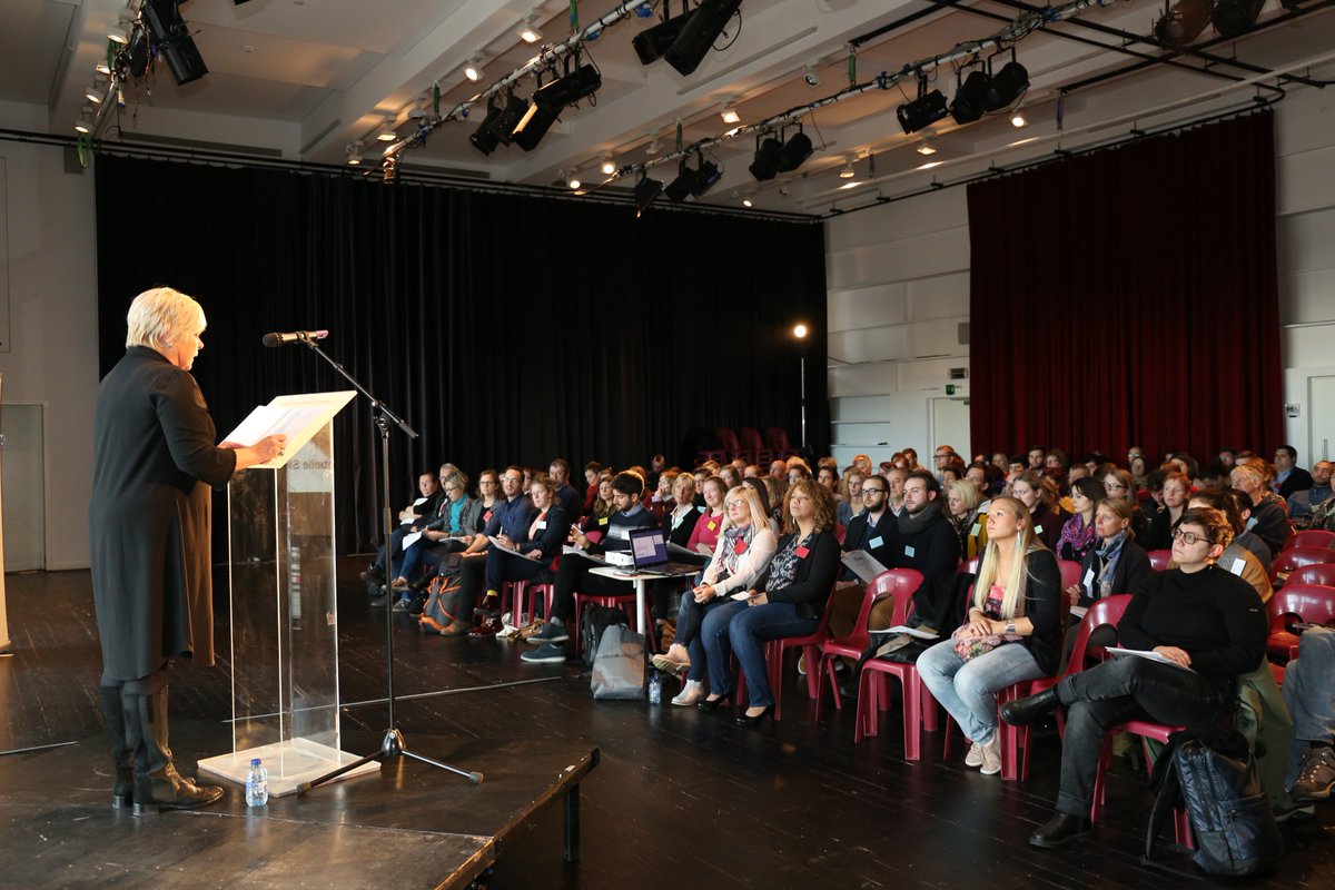 SimonisIsa's tweet photo. « L’EVRAS voit grand ! »:  les « labellisés EVRAS » de la FWB rencontrent les acteurs et actrices de terrain pour augmenter les collaborations et aborder la lutte contre le harcèlement en milieu festif. https://t.co/q9XrXmoHkf