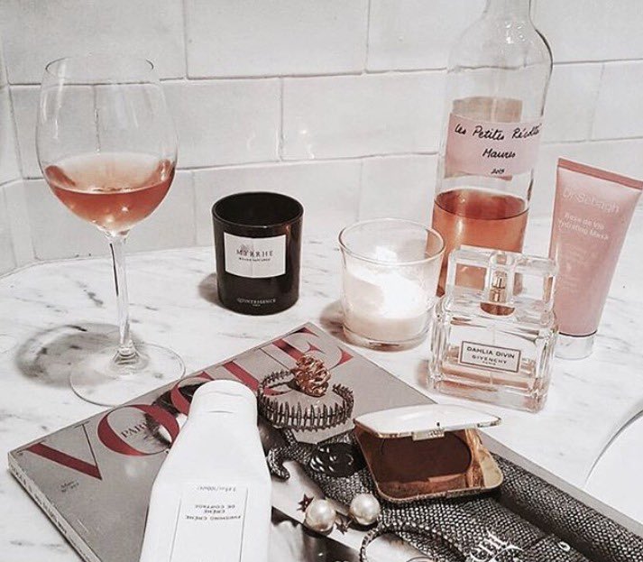 drsebagh's tweet photo. Wine-not treat your skin to a Rose De Vie Hydrating Mask &amp; fight against dry winter skin 🌹 Shop in-store &amp; online at https://t.co/5WLQDMkStj [photo simple_rebecca]

#DrSebagh #skincare #beauty https://t.co/T6fRNmGwdP