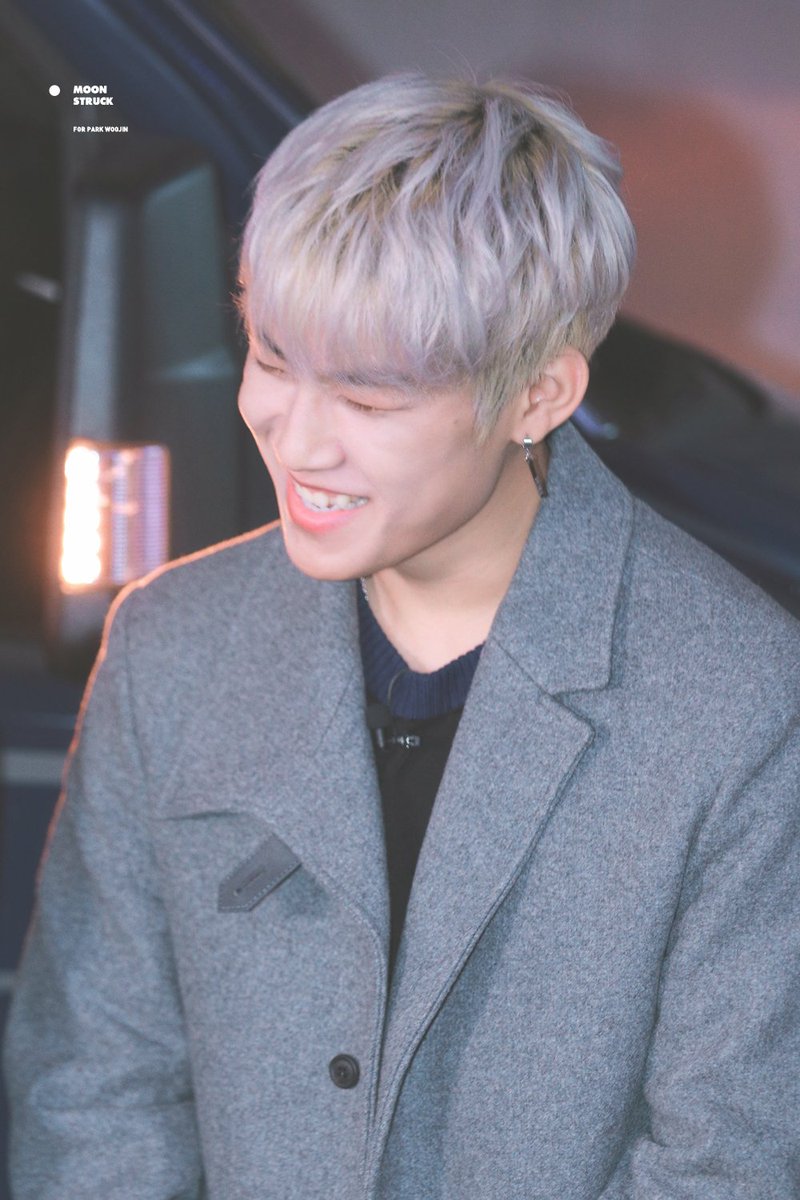 PARKWOOJINkr's tweet photo. 우진아
고마워 
아름다워줘서

HD 181119 게릴라데이트 #MAMAVOTE #wannaone https://t.co/nzm3eVnPO8