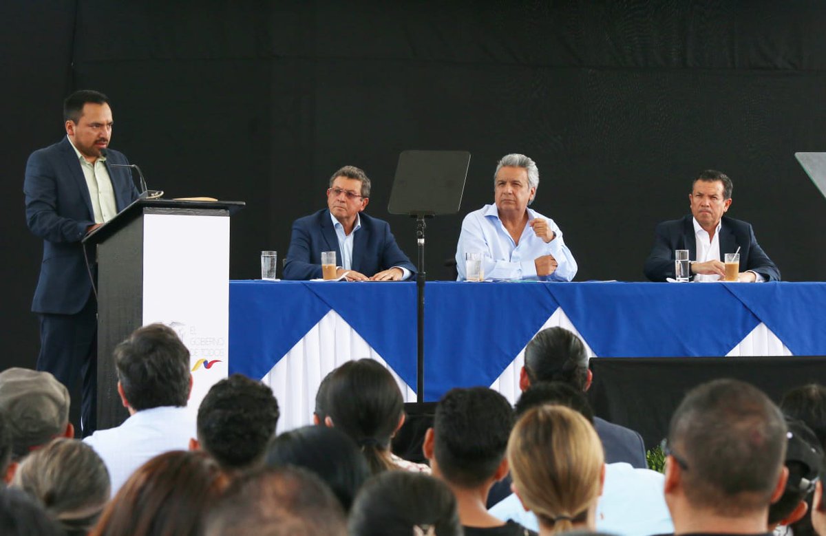 MIT_Ecuador's tweet photo. Javier Jarama: "Los recursos que este Gobierno invierte para el #MantenimientoVial a través de las microempresas, son aportes positivos, que llegan directo a las familias ecuatorianas. Vemos el cambio y sentimos la transformación socioeconómica. https://t.co/YJCwAVKESj