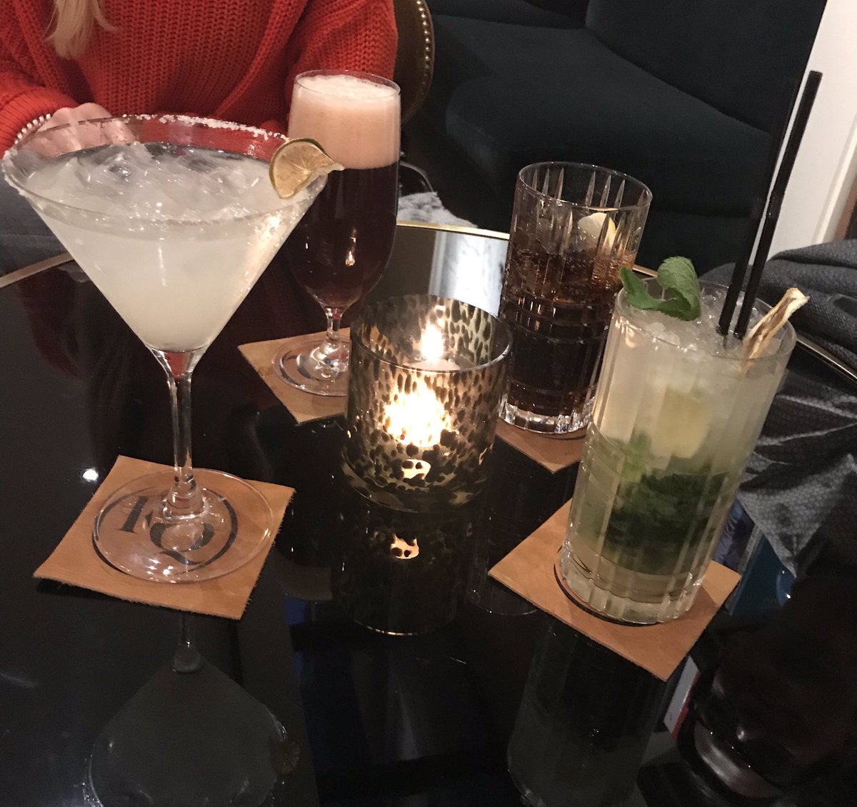 lauren_vp's tweet photo. Feeling inspired @HotelFranq with @RenskeVDA @GertVandermeul1 @VerbruggenSteph 😌🍸Great experience in a luxurious setting! #LLMPC18 @tomvanhout @StephPHughes https://t.co/fIlyBhpI8W