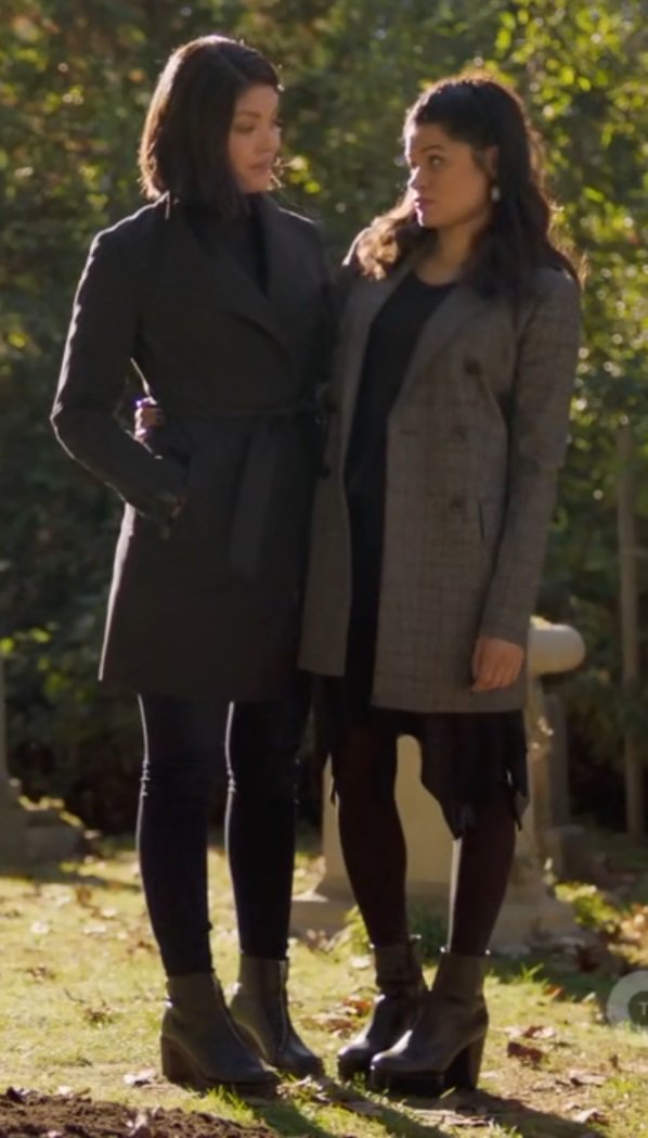 Karukakun's tweet photo. I miss #Melko, #whereisNiko I want Mel and Niko to fall in love all over again. 
the way the look at each other is true love #charmed reboot https://t.co/d6CVQe21B8