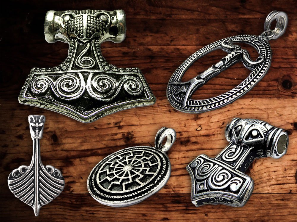 Seid gegrüßt!
 Wir möchten euch wissen lassen, dass es ab dem heutigen Tage auch wieder Schmuck auf artam.de  zu bestellen gibt. Neben Kettenanhängern haben wir auch einige  Schlüsselanhänger im Angebot. Schaut einfach mal vorbei. #artam #artglauben #heidenschmuck