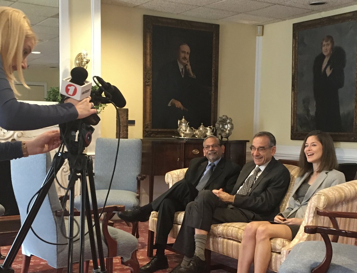 HofstraU's tweet photo. Keep an eye out for @Frank_G_Zarb profs Anil Mathur, Barry Berman, and Anne Hamby as they talk #BlackFriday with @ClaireKerrNews. *Airing on @FiOS1News_LI at 1pm and between 5 &amp; 6pm. #HofstraExperts @expertfile https://t.co/SpH53j1hA8