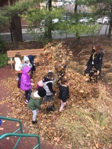 SISouthShoreY's tweet photo. We can hear the sweet sound of Autumn as the #SISouthShoreY's #PreKforAll students are enjoying some outdoor play in the leaves. #MyYThanks for the magic of childhood! https://t.co/Uu1WW3Uc1W