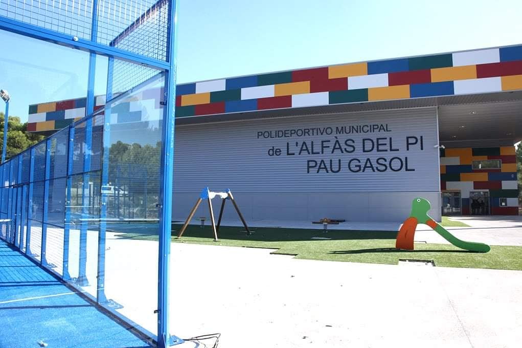 QBEEA's tweet photo. #lAlfas clausura sus instalaciones deportivas durante esta jornada. Ante las previsiones meteorológicas para las próximas horas y siguiendo criterios de prevención y seguridad, el Ayto. de l'Alfàs ha decidido la clausura de todas las instalaciones deportivas municipales para hoy https://t.co/OXC4cevlId