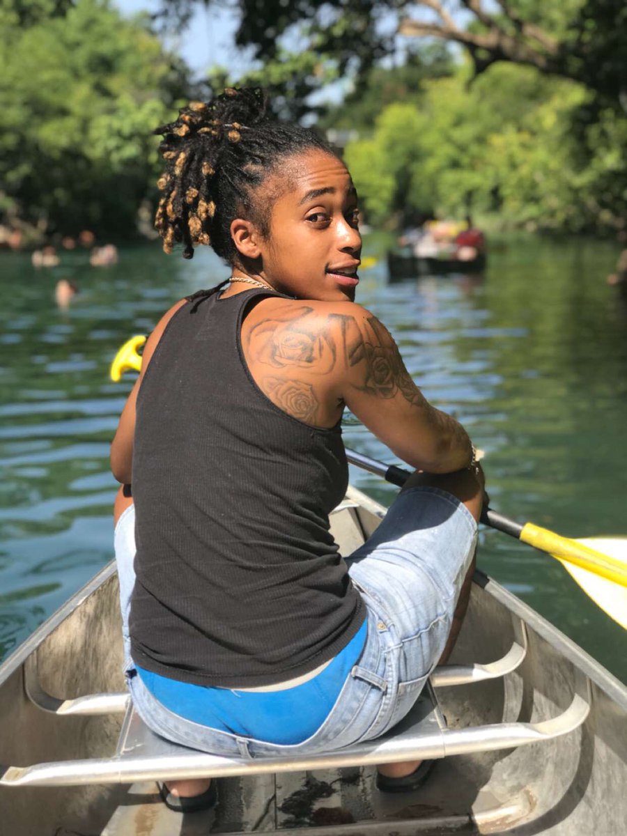 LahRekaay's tweet photo. Can’t Ask 🙅🏽‍♀️For Anything BETTER🔐 IG- #rekaaylovesro👭 CHECK OUT PHOTOS ON IG- @musicmoney_photos #supportblackbusiness #supportthemovement #musicmoneyphotography🎶💰📷 #mmp #cherrisheverymoment #austinboattours #austintexas ##couplegoals #coupleteamwork #coupleboatride https://t.co/kOsO9xYyZz