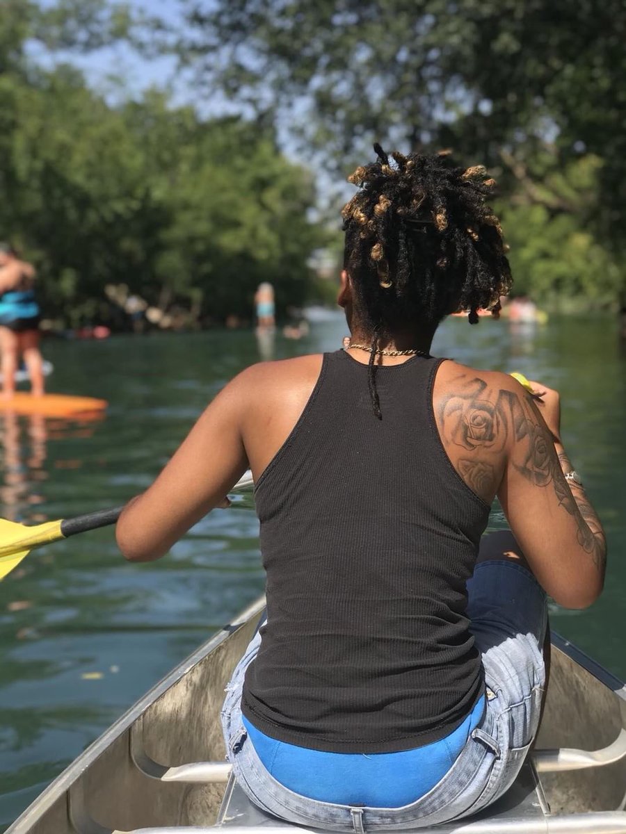 LahRekaay's tweet photo. Can’t Ask 🙅🏽‍♀️For Anything BETTER🔐 IG- #rekaaylovesro👭 CHECK OUT PHOTOS ON IG- @musicmoney_photos #supportblackbusiness #supportthemovement #musicmoneyphotography🎶💰📷 #mmp #cherrisheverymoment #austinboattours #austintexas ##couplegoals #coupleteamwork #coupleboatride https://t.co/kOsO9xYyZz