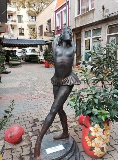 View image on Twitter