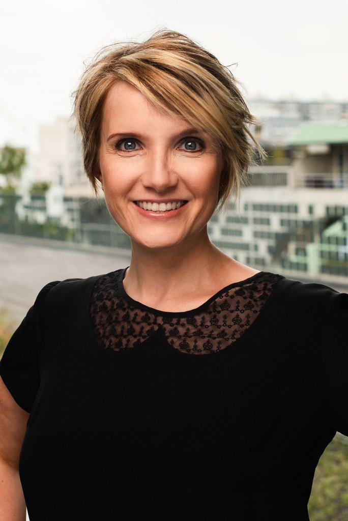 Pendant 10 ans, Laurenn Delhomme, Conceptrice-rédactrice a travaillé en #agencedepub. La com 360 et le #digital, c’est son dada (et pourtant elle n’a aucun lien de parenté avec Omar Sharif !).