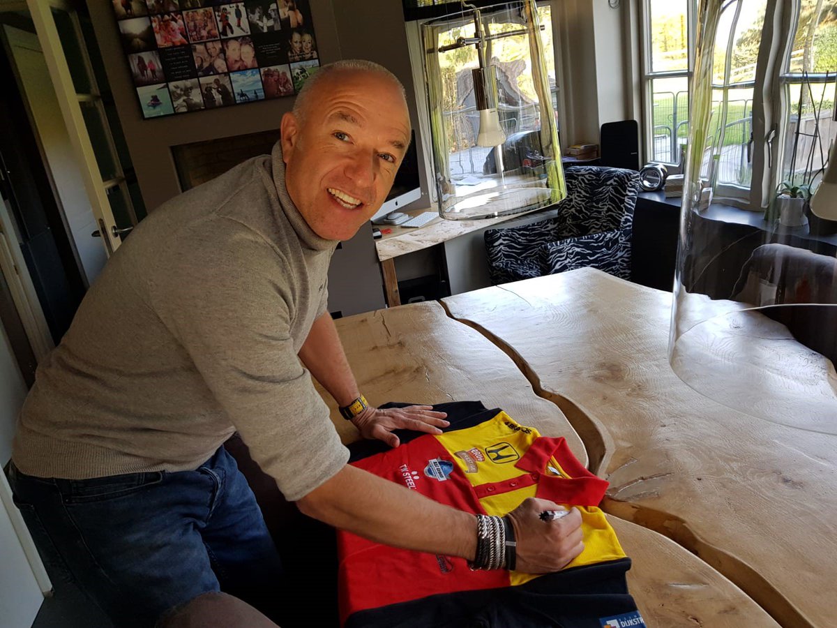 Door autocoureur Tom Coronel is voor onze veiling een officiële 2018 WTCR team polo aangeboden. bied mee op pietenontourveiling.nl de opbrengst gaat naar het goede doel! #WTCR #tomcoronel #autosport #collectorsitem <a href="/TomCoronel/">Tom Coronel</a>