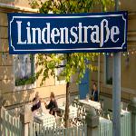 VerlagPeterLang's tweet photo. Das Ende einer Ära... #Lindenstraße https://t.co/OC1OuvVv3m https://t.co/XAtzmLs0zP