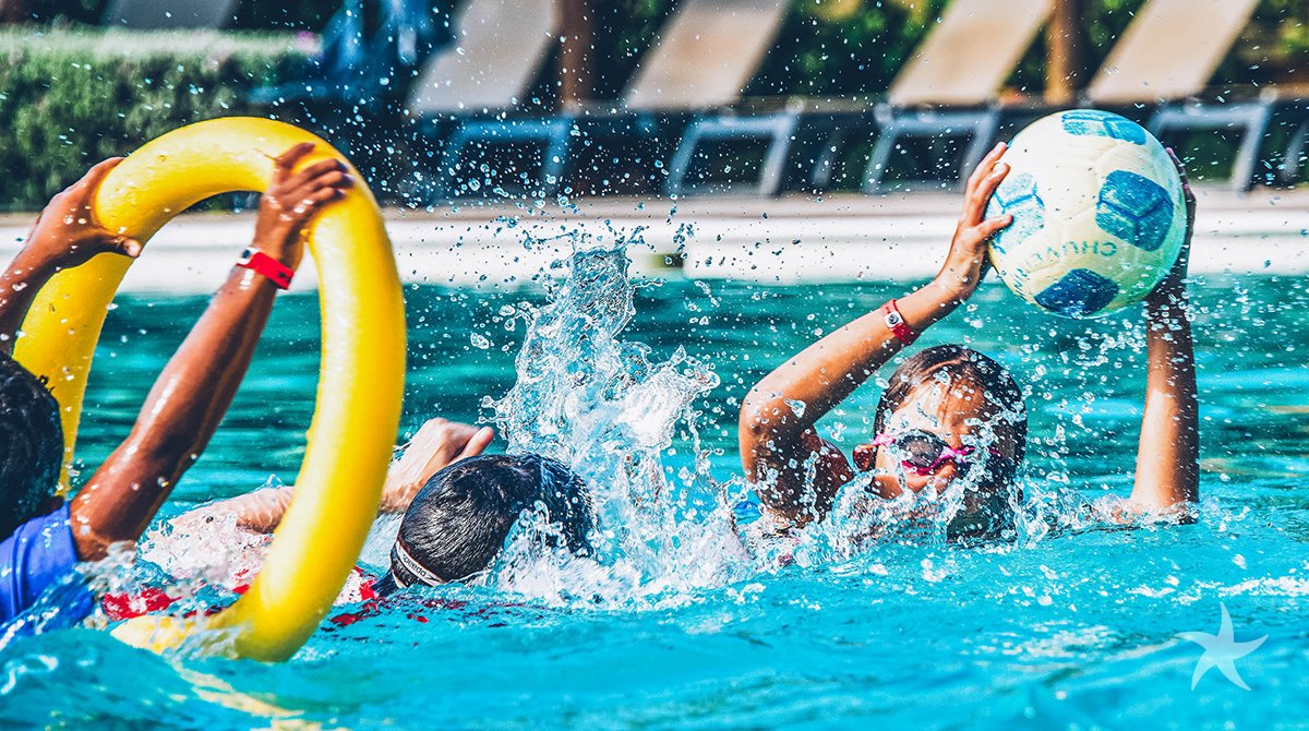 IberostarPT's tweet photo. Esportes aquáticos são ótimos para desenvolver o equilíbrio, flexibilidade, força e o melhor de tudo, você ainda se diverte! #IberostarBahia https://t.co/N500nhRU8n