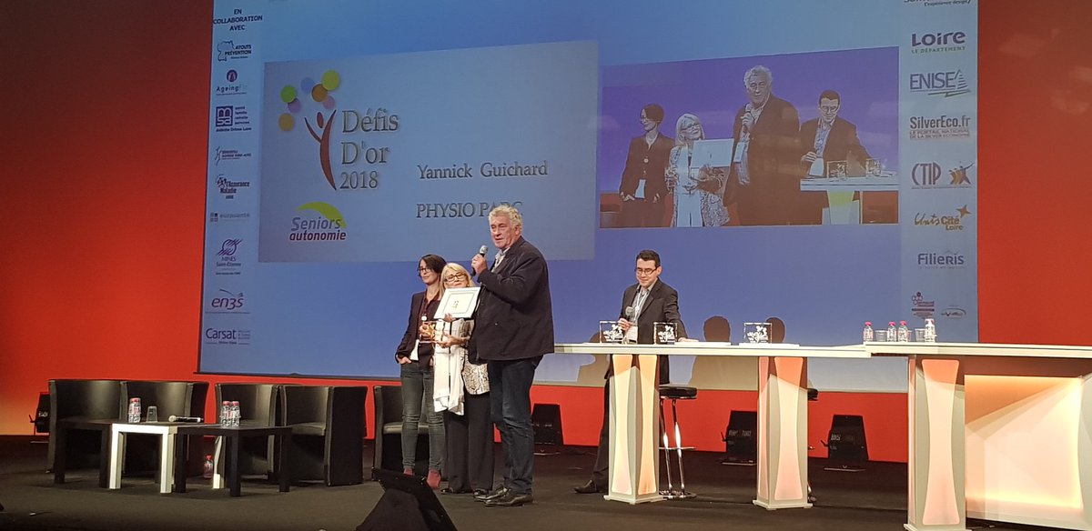 Defi_autonomie's tweet photo. #DefiAutonomie2018. Le 3e #DefidOr, catégorie Vivre la ville, est remis au projet Physio-Parc par @NicoleAubourdy @saint_etienne_ et Mme Poulet @MalakoffMederic https://t.co/EjC8WfJHtD