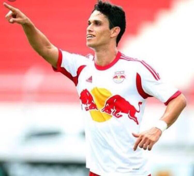 FariaHenan's tweet photo. Parabéns @RedBullFutebol pelos 11 anos de história. Feliz de ter ajudado a construir um pouco dessa história. 👏🏻👏🏻👏🏻 #RedBullTeDaAsas https://t.co/7wGmenEA8b