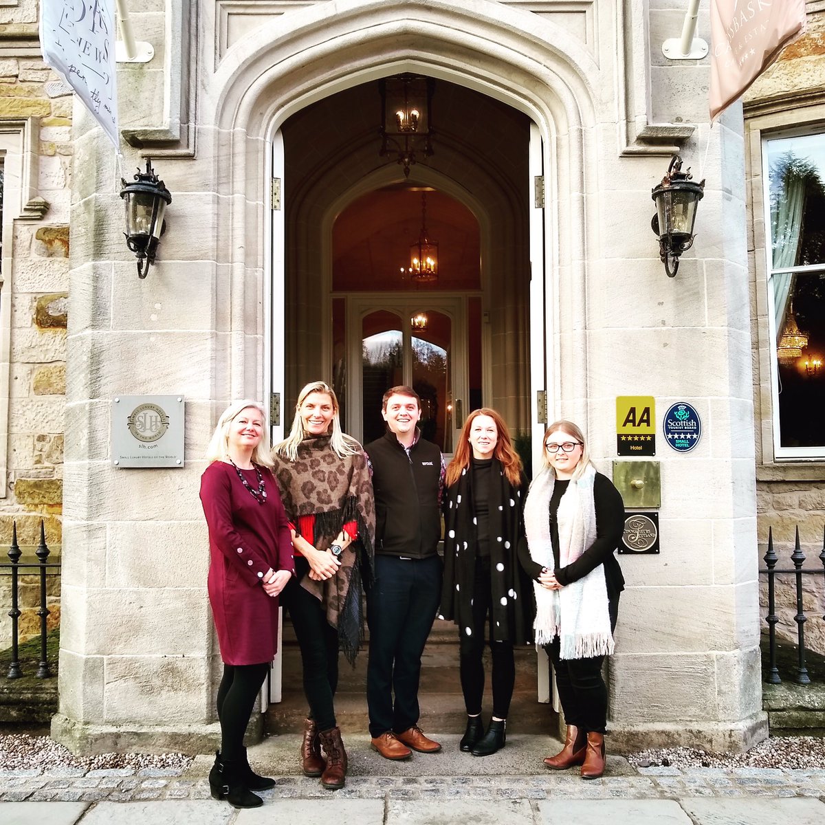 DreamEscapeLtd's tweet photo. TY @JGCollection #JoanneMannis @crossbasket @isleoferiska @InverlochyCast @rocpoolhotel #dreamteam Planning @ Ops broaden knowledge of #JGCollection properties in #Scotland @DreamEscapeLtd https://t.co/RyyDtpyj8b