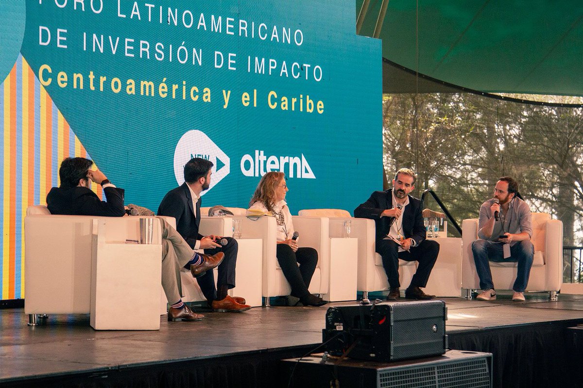 KopperM's tweet photo. La semana pasada en #Antigua, #Guatemala durante el #ForoLatinoamericanodeInversióndeImpacto! Compartiendo sobre cómo esta cambiando la forma de hacer negocios y las inversiones del sector empresarial! #FLII2018 #Sostenibilidad @EYCentroamerica @EY_Sustainable https://t.co/eJnPQx1Fkn