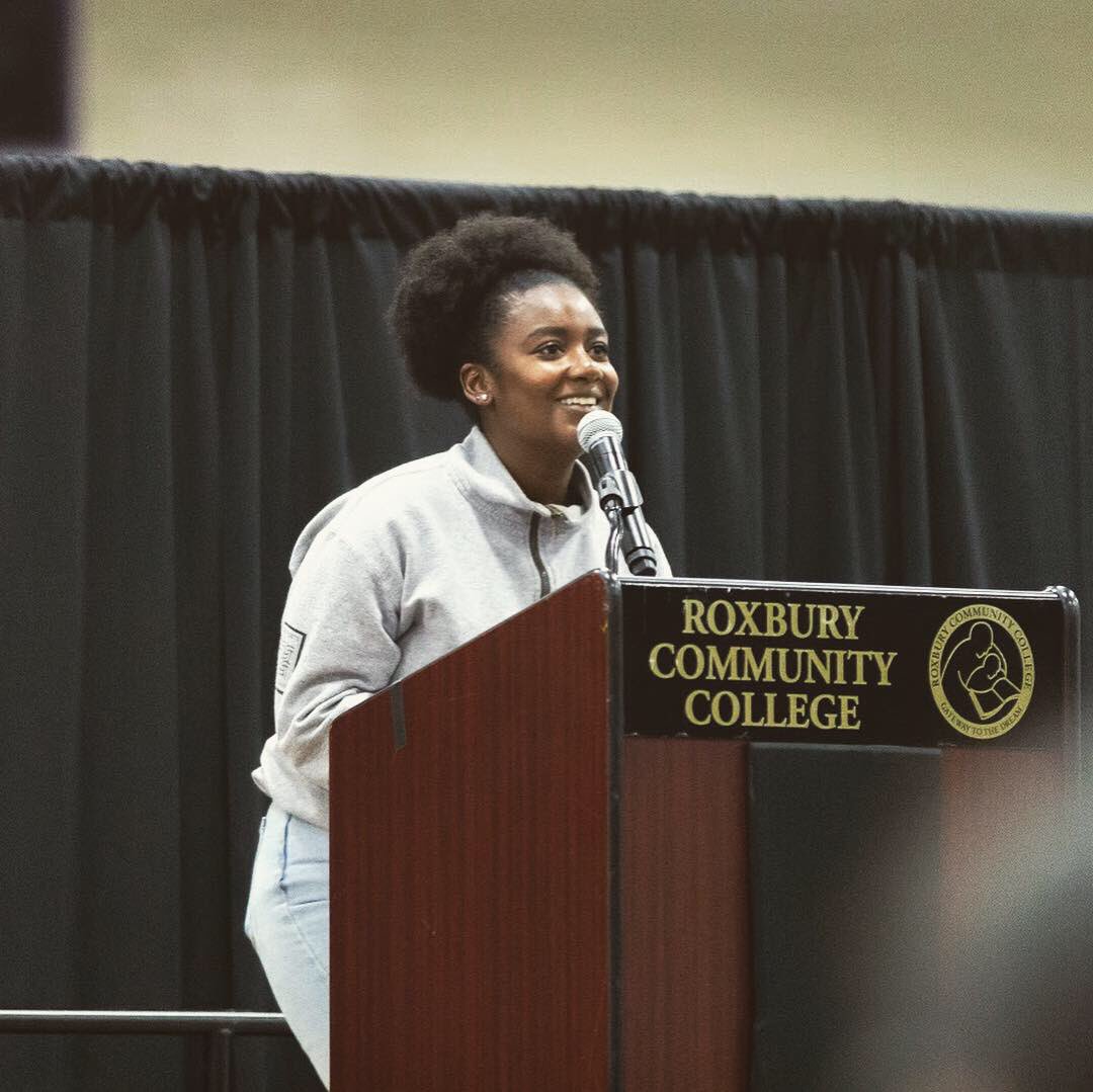 MassPromise's tweet photo. Our #openingday pictures are here! Thanks to @shotsbyleila (find her on Instagram!) for capturing our #americorpsma spirit! #mpfclass20 #grayquarterzips https://t.co/fB1F8c6Eab