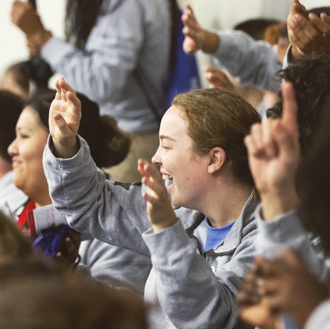 MassPromise's tweet photo. Our #openingday pictures are here! Thanks to @shotsbyleila (find her on Instagram!) for capturing our #americorpsma spirit! #mpfclass20 #grayquarterzips https://t.co/fB1F8c6Eab