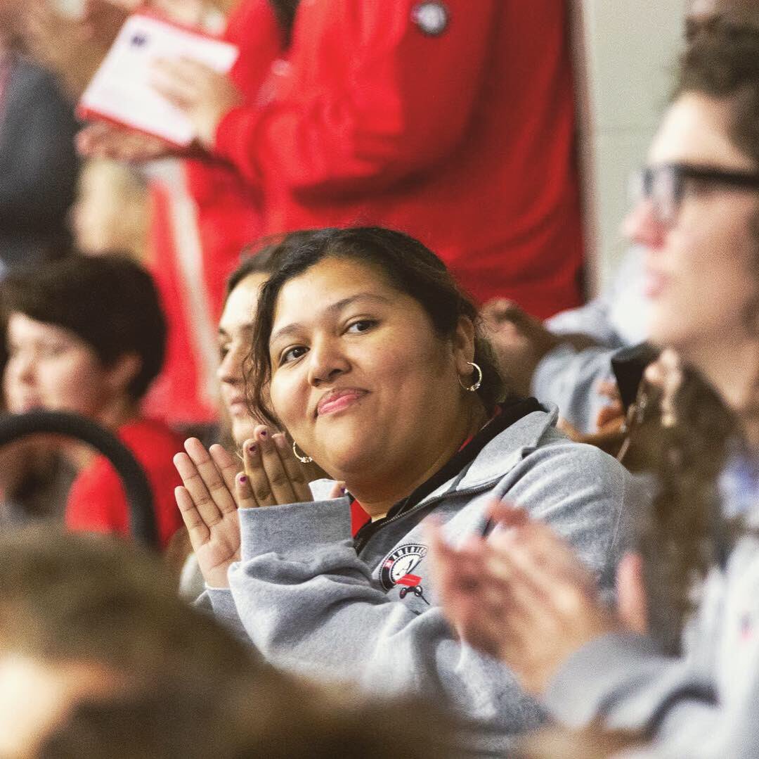 MassPromise's tweet photo. Our #openingday pictures are here! Thanks to @shotsbyleila (find her on Instagram!) for capturing our #americorpsma spirit! #mpfclass20 #grayquarterzips https://t.co/fB1F8c6Eab