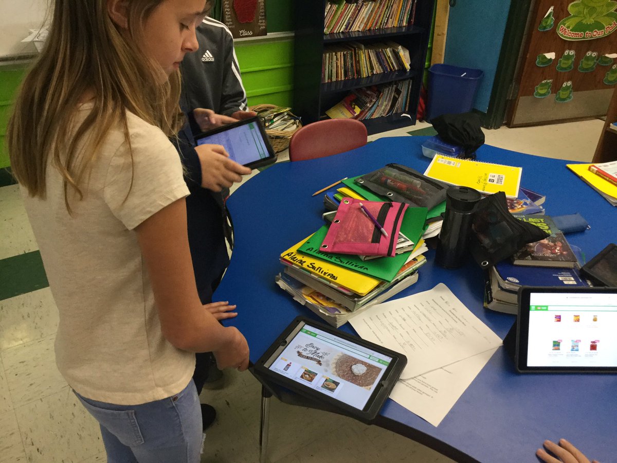 Central4thGrade's tweet photo. Thanksgiving dinner on a budget! 4th grade is creating a Thanksgiving menu for 20 people using the local ads &amp; putting their math skills to work! #didntrealizehowhardplanningamealis https://t.co/4TP9tADce6