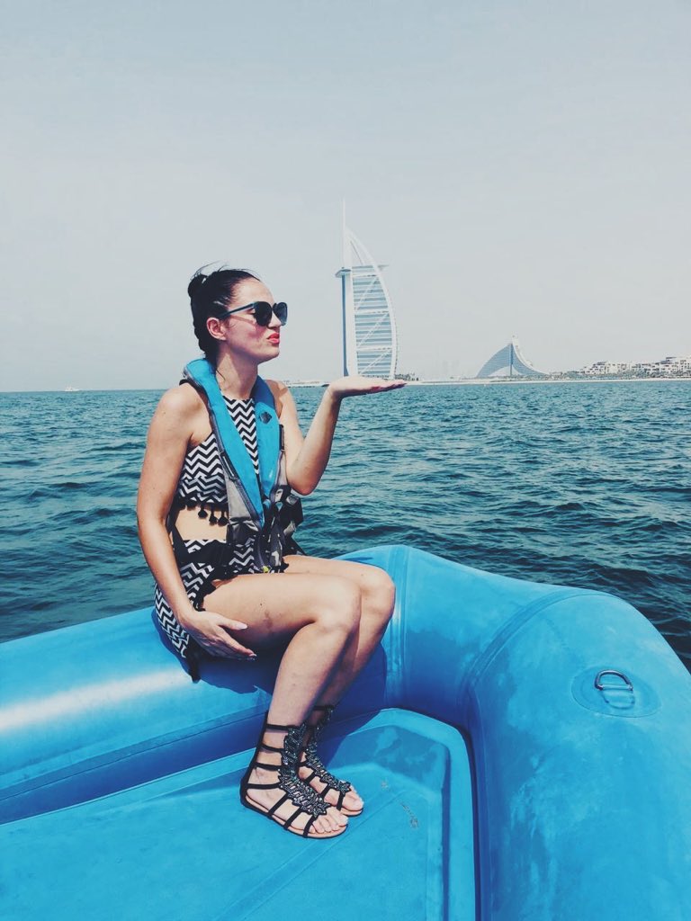 Did you know? 🤔 The shape of Burj Al Arab is designed to mimic the sail of a ship. 😄

For Bookings:
splashtours.ae | 800 4 775274
(800 4 SPLASH)