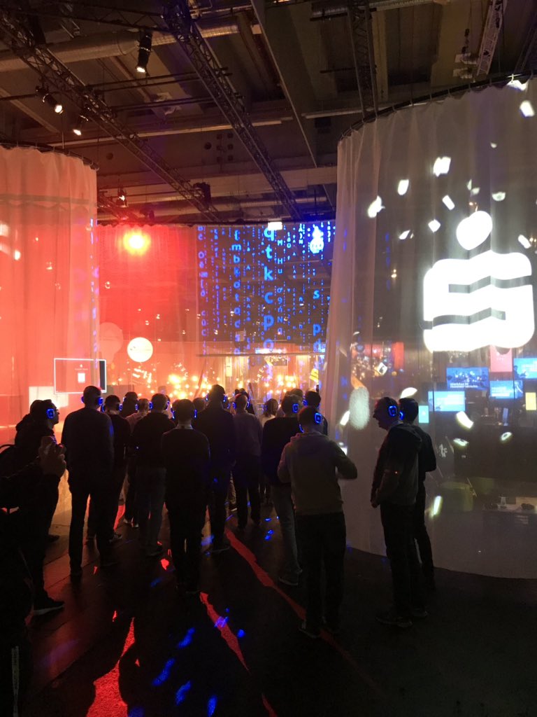 symbioticon's tweet photo. BlinkBlink! Check der Kopfhörer für die #SilentKeynotes 🎧 #nonormal #Hackathon #Fiforum https://t.co/9X9h7wKr4D