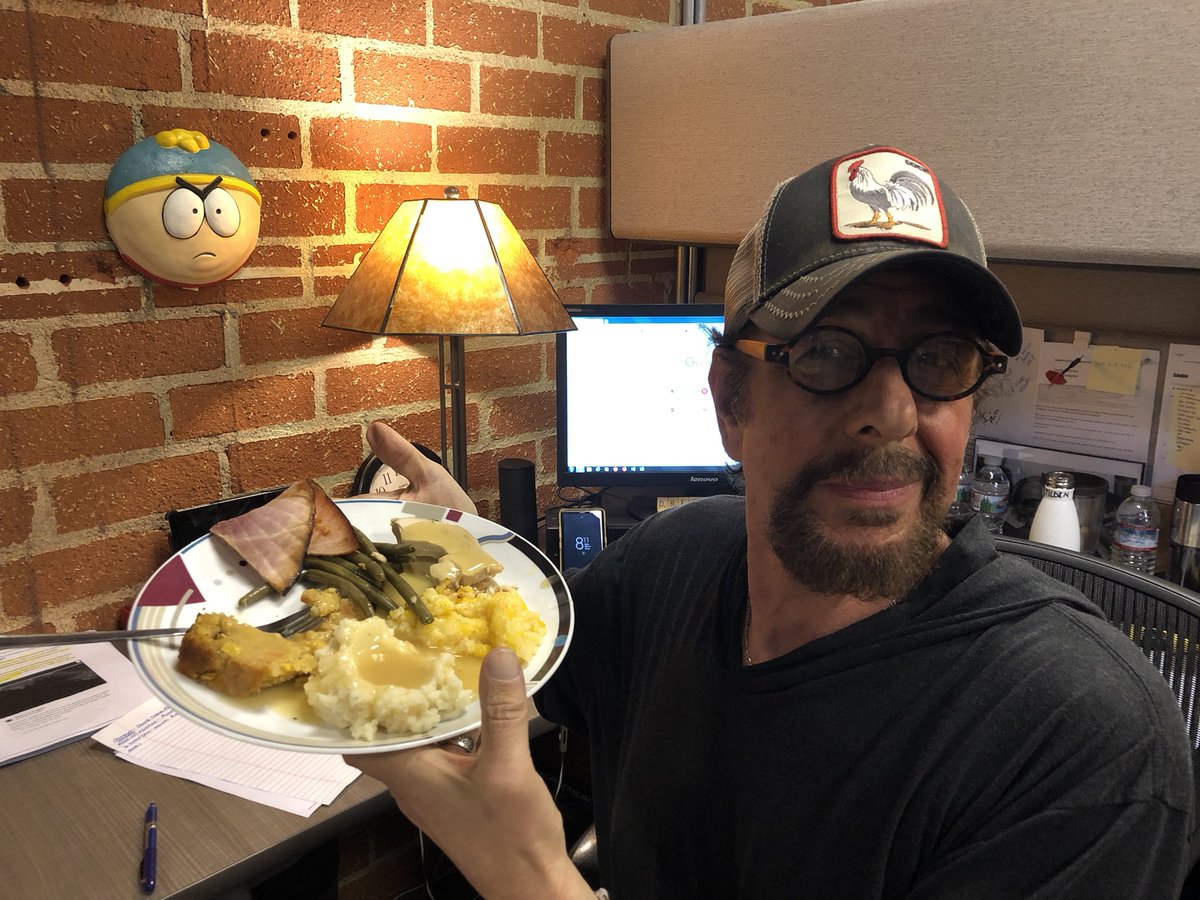 Peter_Tilden's tweet photo. Many thanks to @bristolfarms for the early Thanksgiving dinner (breakfast)! Don’t want to spend your holidays in the kitchen? The good people at Bristol Farms have got you covered. Order by 11/20 at 2pm. #stuffedalready #thanksgiving #happyholidays #gobble https://t.co/lYzXP2LVHp