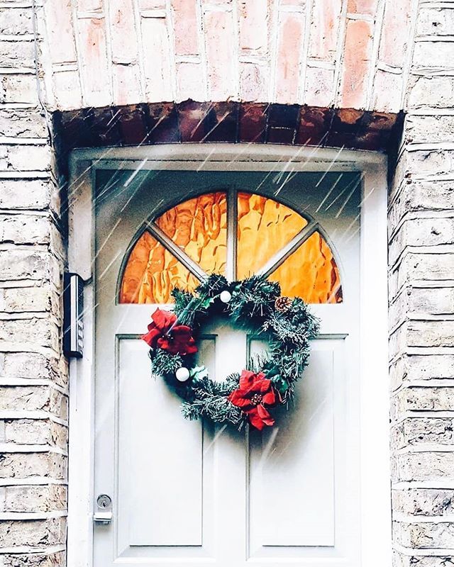 ericavonderwall's tweet image. If the rumours are true, this could be us by the end of the week. I would be SO SPOILED if I got a white Christmas AND a hot Christmas this year - I've got my fingers crossed!☃️👁👁👌🏻
.
.
.
.
.
#facadelovers #chasingfacades #bitsofbuildings #prettycity… ift.tt/2RZp1L9