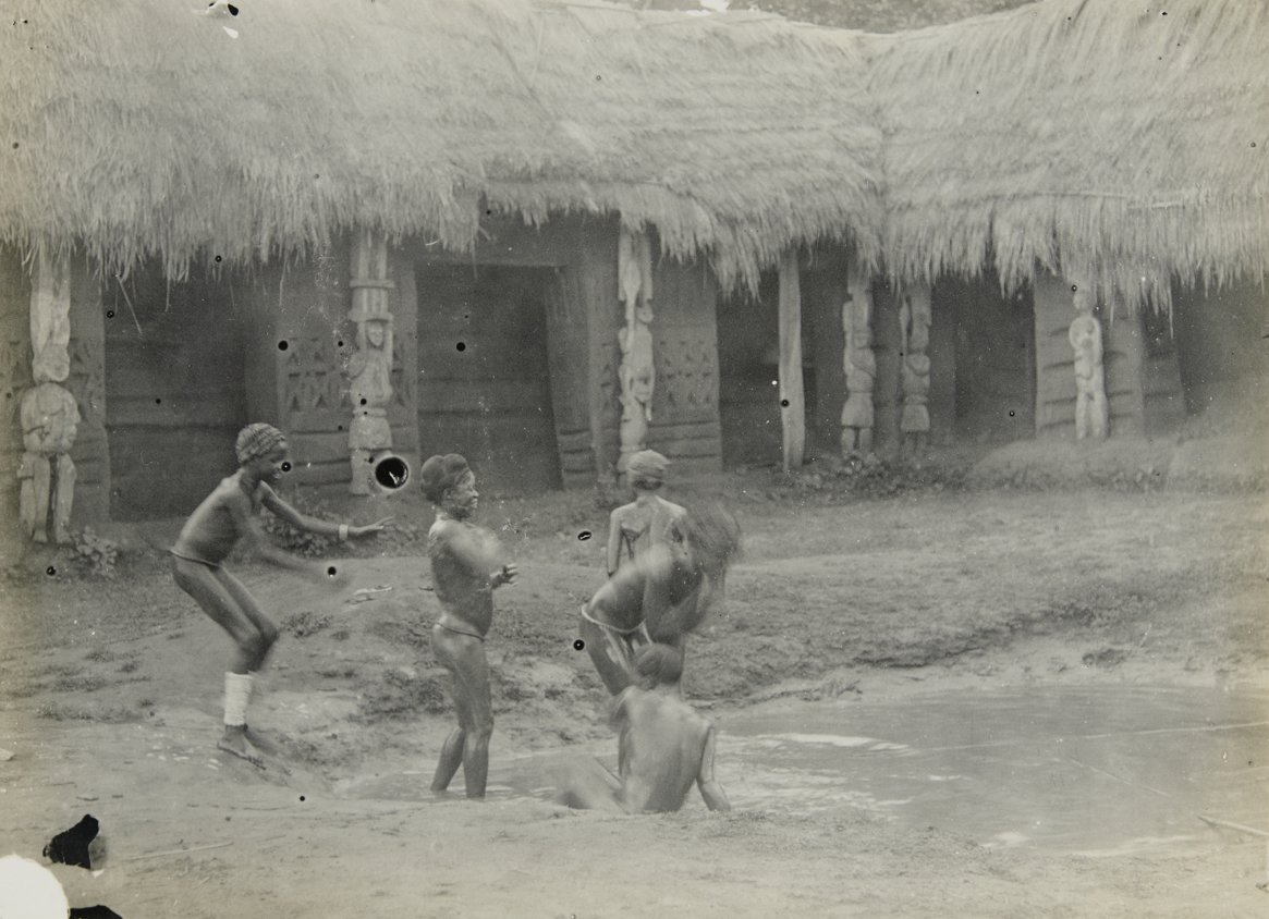 Ubiaja [Esan]. Photographed by Northcote Thomas, 1909.