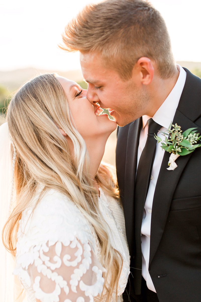 _haileyolsen's tweet photo. i’m LITERALLY the luckiest https://t.co/cnZN4hk7t8