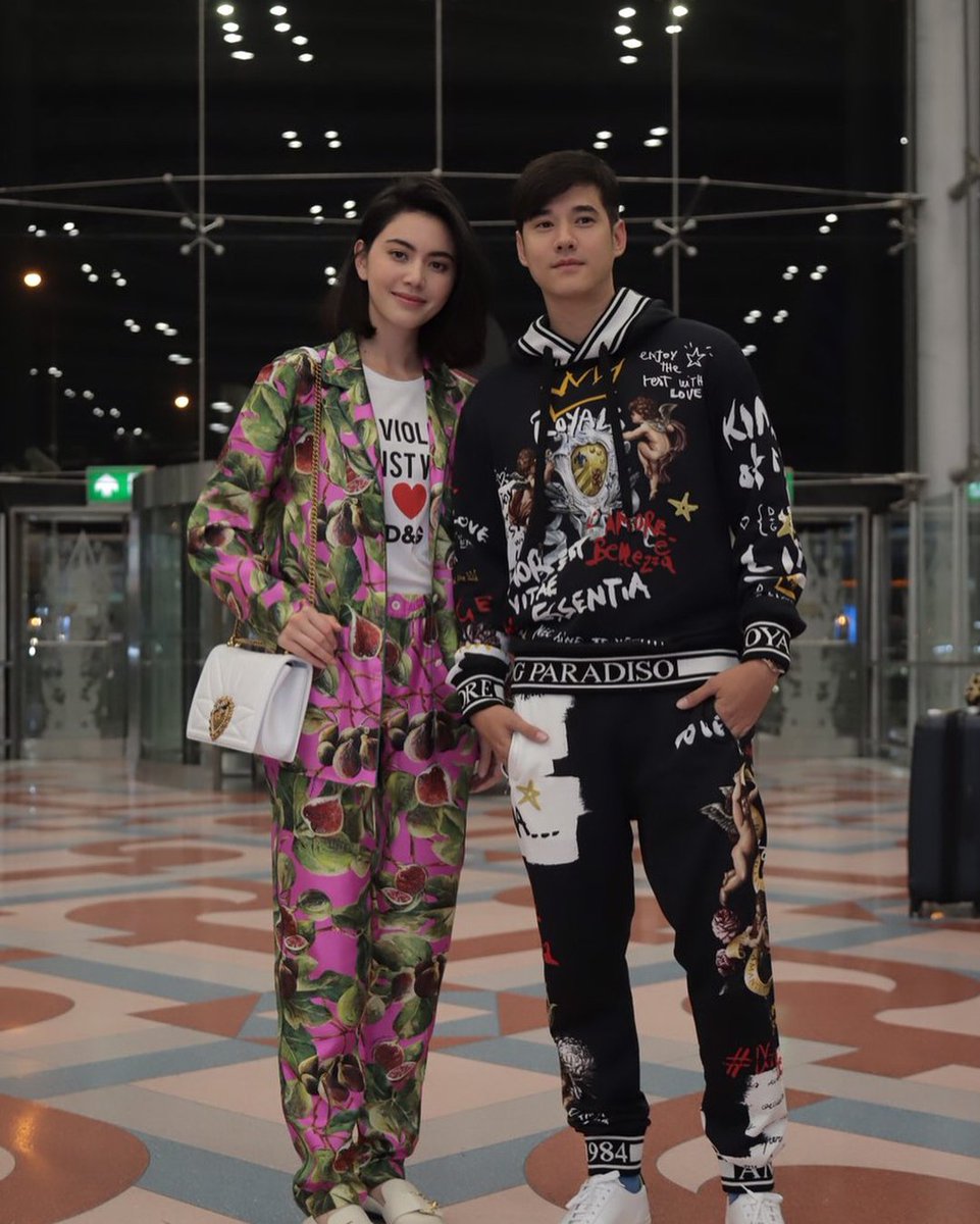 mario_fanclub's tweet photo. พี่โอ้ กับน้องใหม่ กับการร่วมเดินทางไปเดินแฟชั่นโชว์สุดพิเศษกันที่เซี่ยงไฮ้ ประเทศจีน 'DOLCE&amp;GABBANA THE GREAT SHOW' ค่ะ สู้ๆนะคะะ

📷 พี่โอ้,น้องใหม่🙏
#DGLovesChina #DGTheGreatShow #dolcegabbana #DGDNA
#mariomaurer
#มาริโอ้ #มาริโอ้เมาเร่อ #ใหม่ดาวิกา #davikah #โอ้ใหม่ https://t.co/q71pEUfeUF